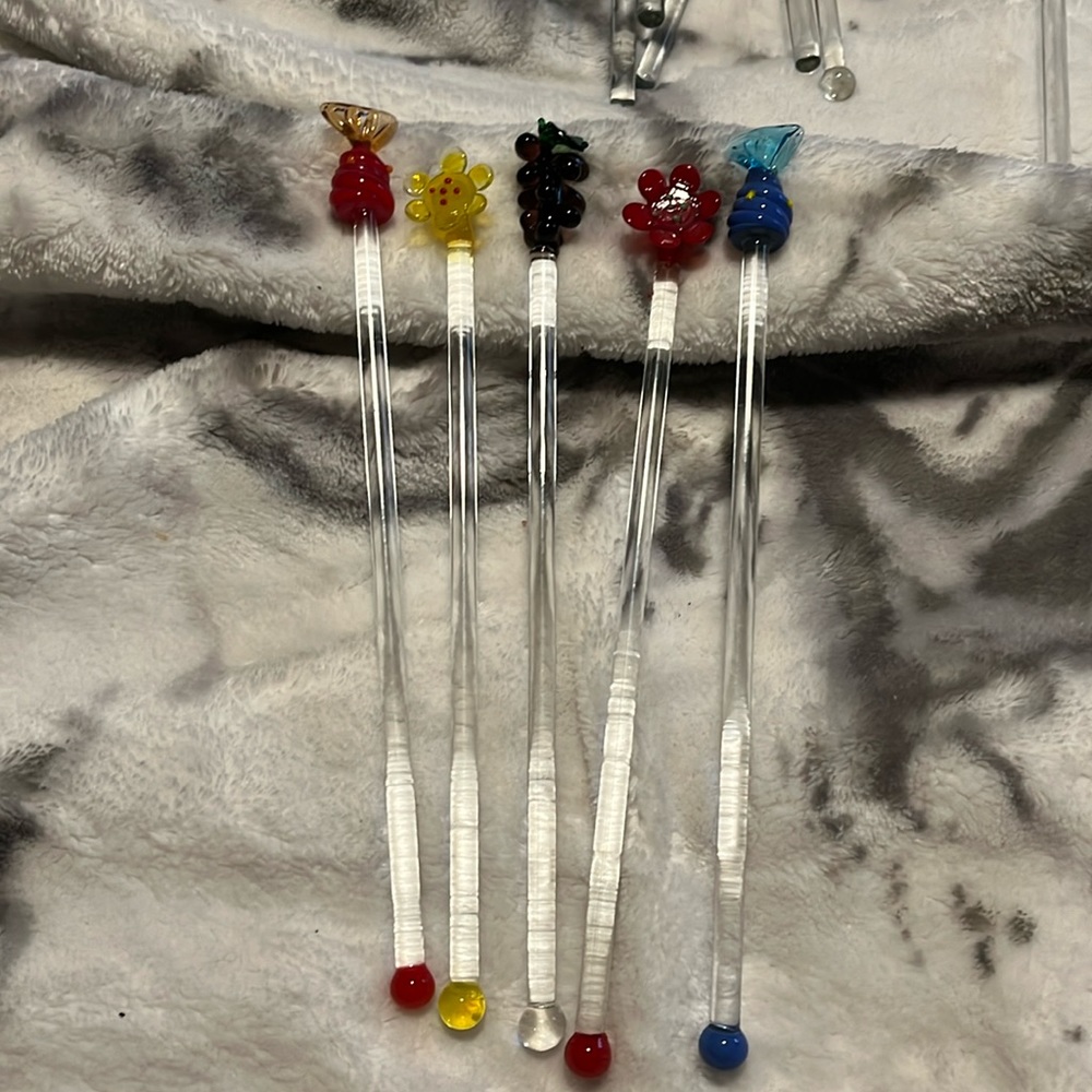 5 vintage glass drink stirrers